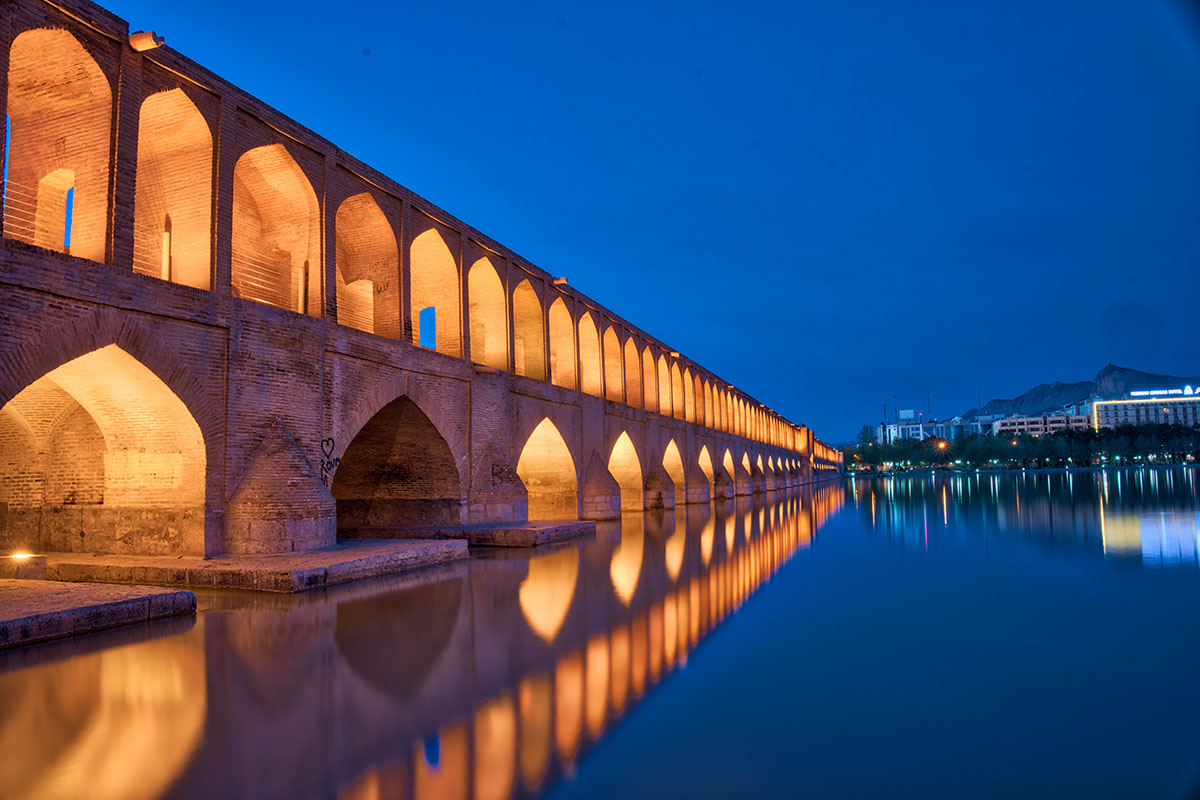 伊朗杜拜．雙國12日