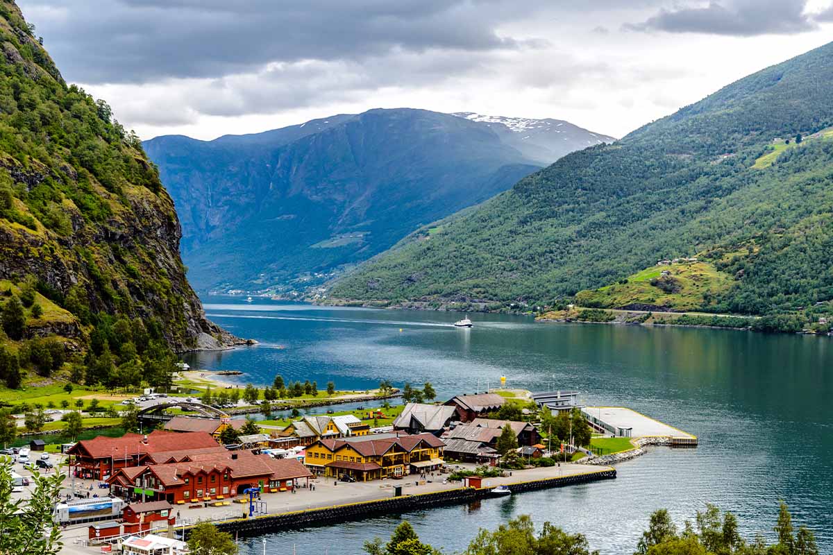 北歐四國．木馬湖區．經典雙遊船．雙峽灣全覽13日