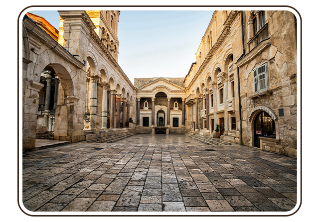 風華絕代古羅馬皇帝戴奧克里先宮殿所在斯普利特。