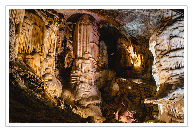 地球上最美麗的地底世界～波斯托伊那鐘乳石洞。
